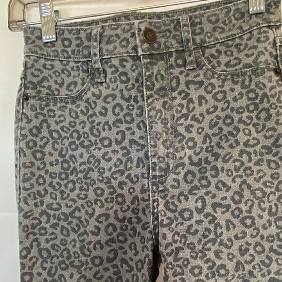 Abercrombie & Fitch High Rise Animal Print Jeans - Picture 3 of 6